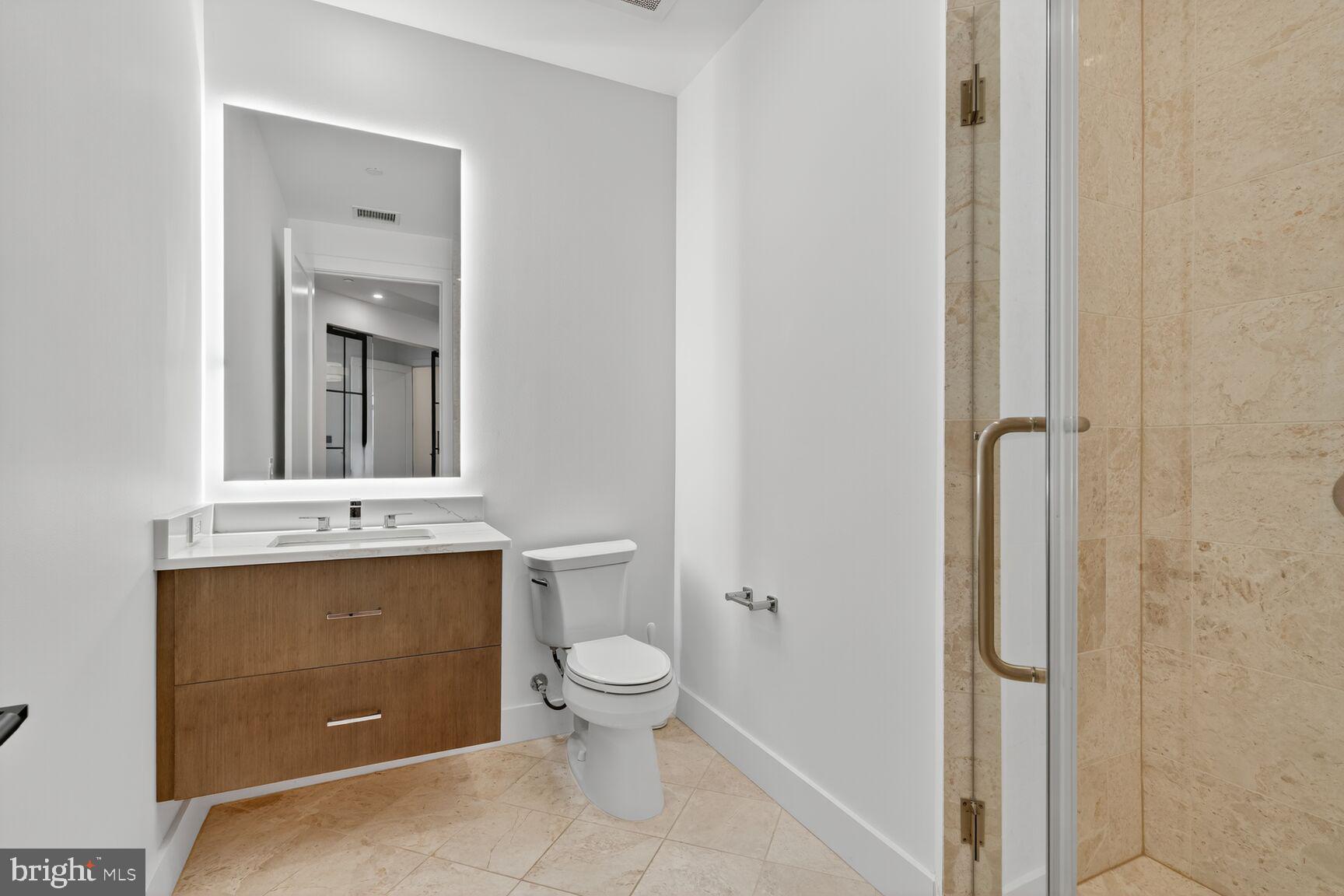 TURNBERRY TOWER - Residential