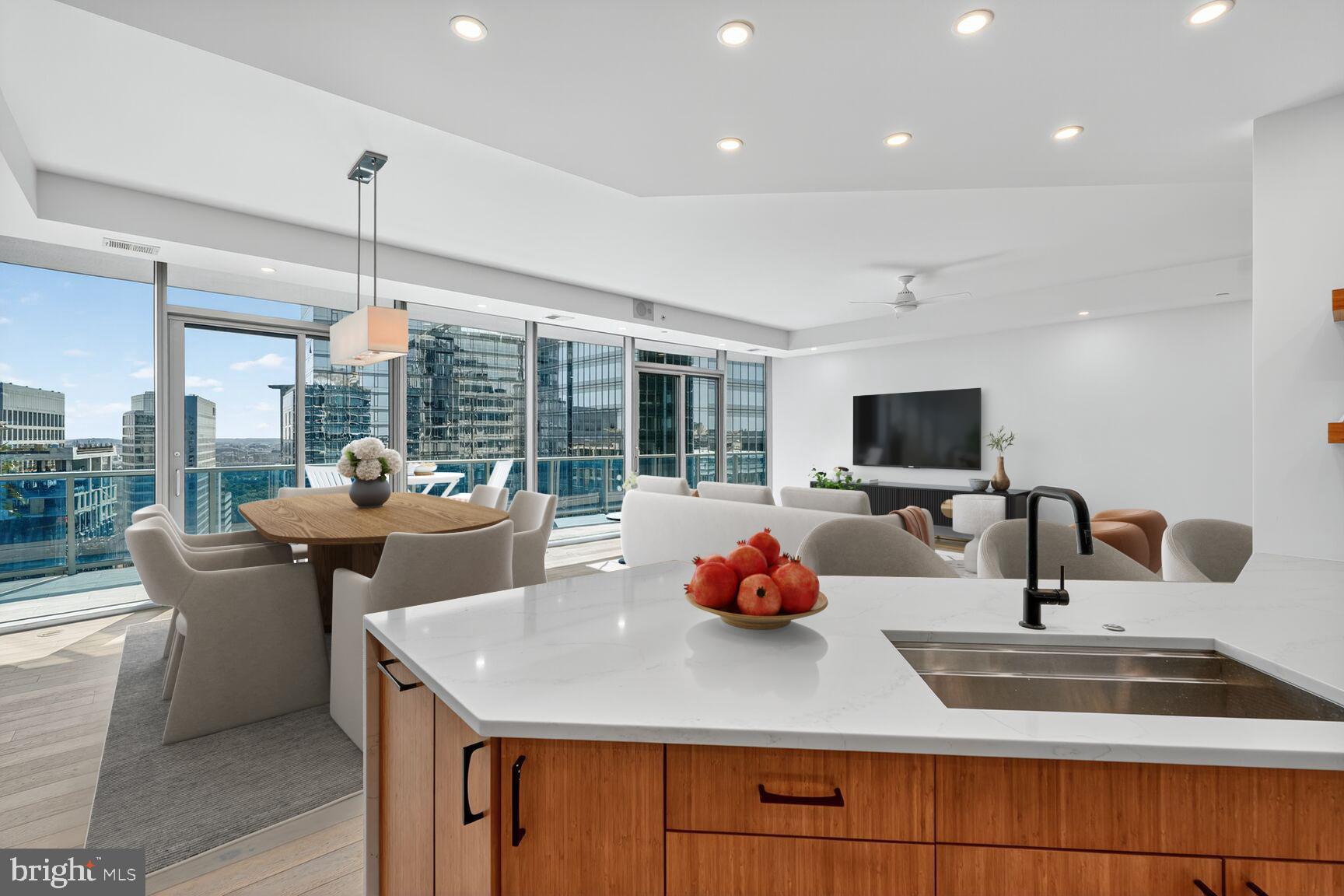 TURNBERRY TOWER - Residential