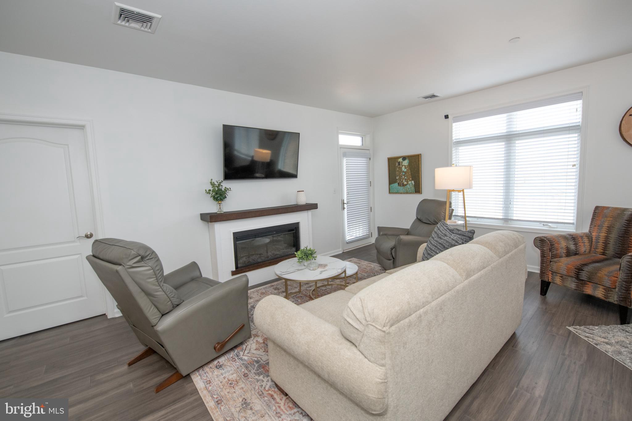 HUNTINGDON PLACE - Residential