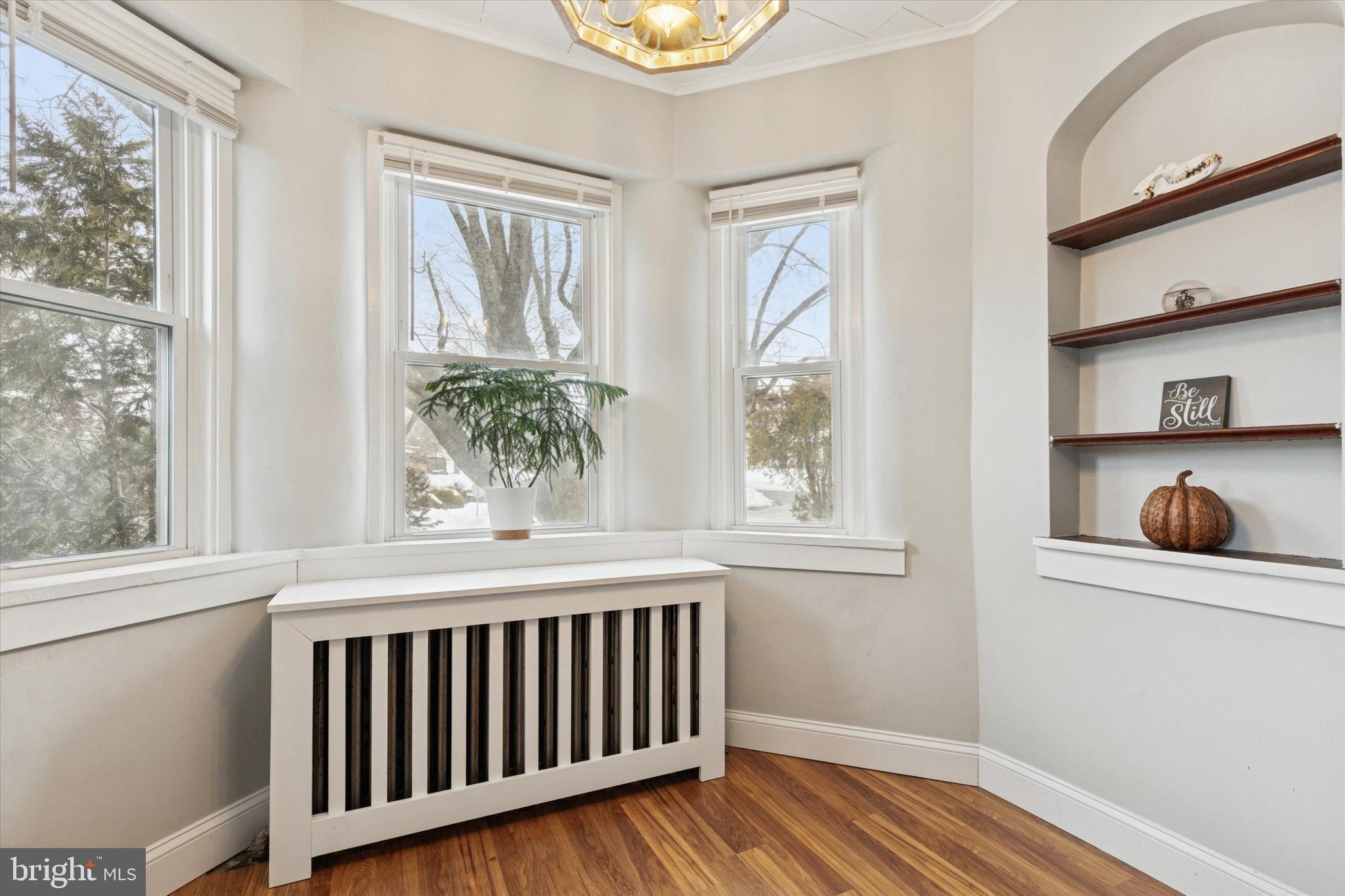 SHADY GROVE MANOR - Residential