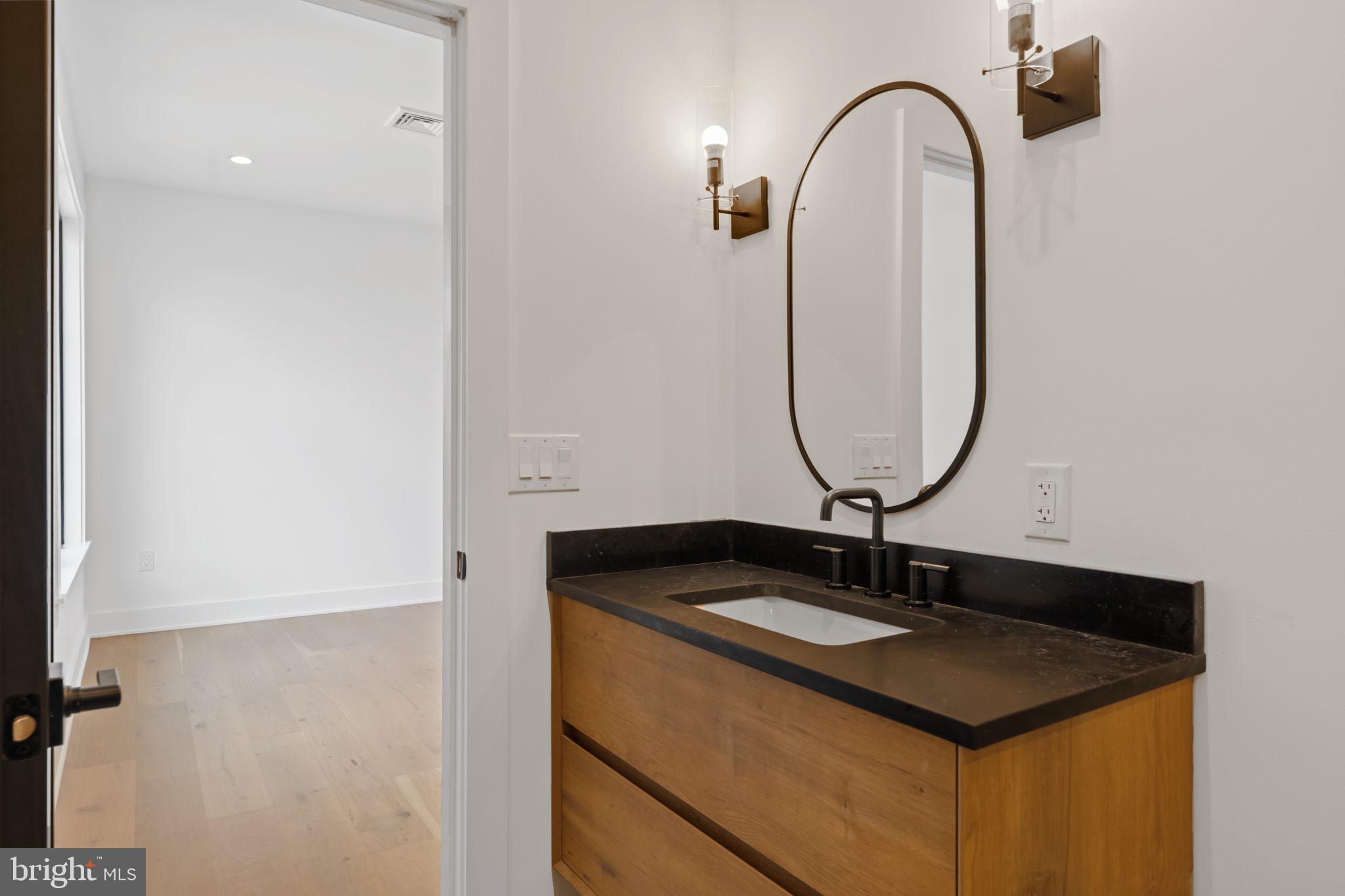 GLENSIDE - Residential