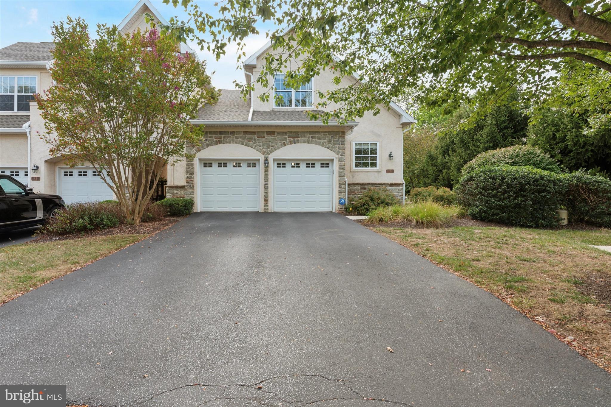36 OLD BARN DRIVE