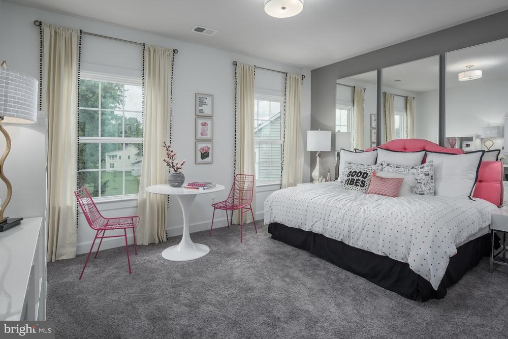 OAK CREEK - Residential