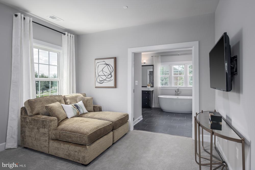 OAK CREEK - Residential