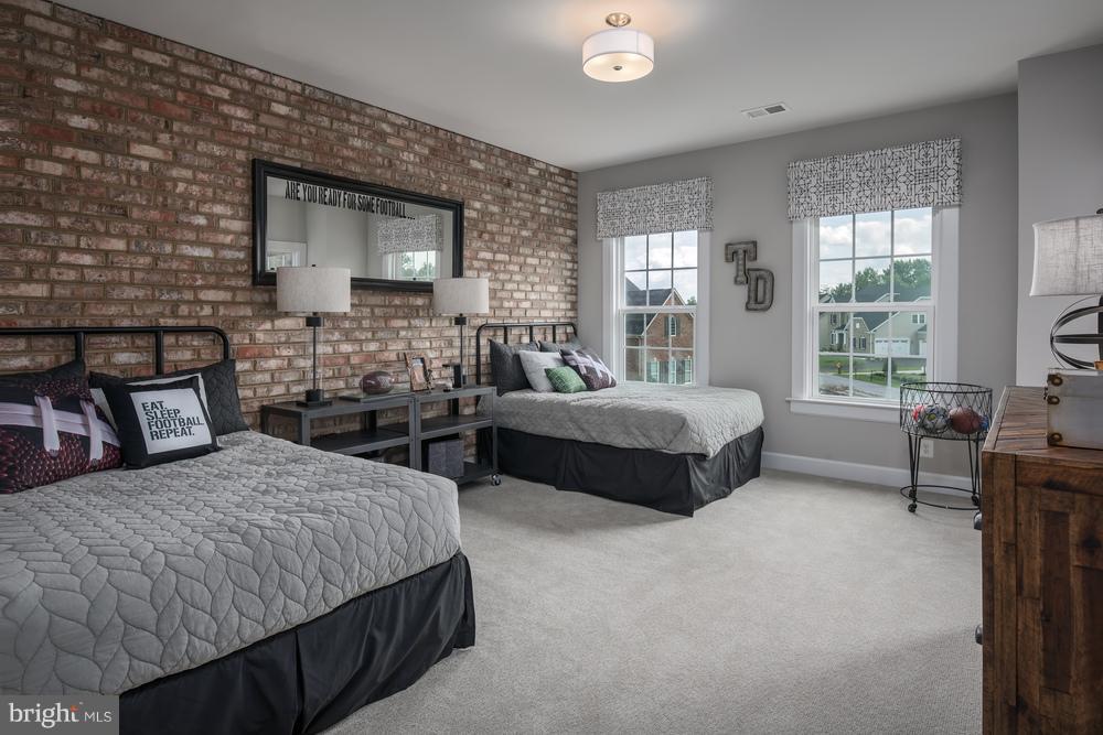 OAK CREEK - Residential