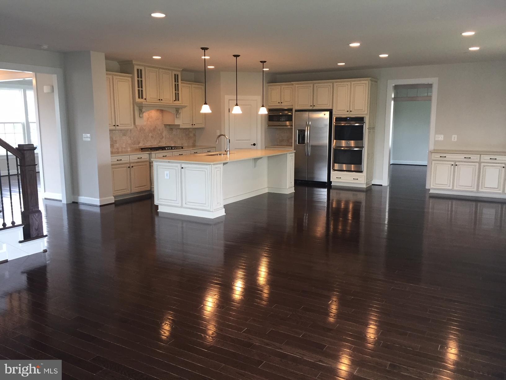 OAK CREEK - Residential