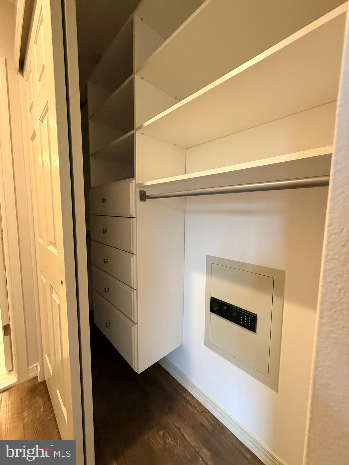 GLENNBROOK - Residential