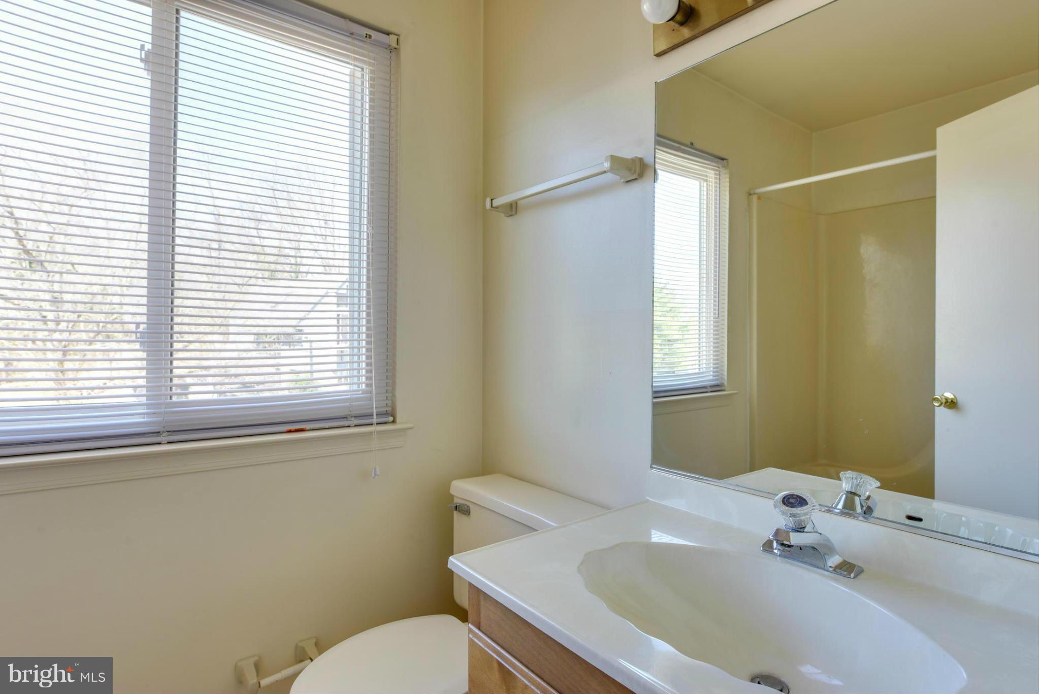 WINDMILLS OF ANNAPOLIS - Residential Lease