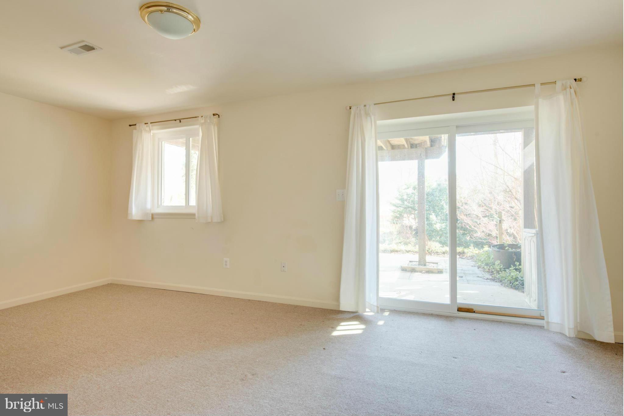 WINDMILLS OF ANNAPOLIS - Residential Lease