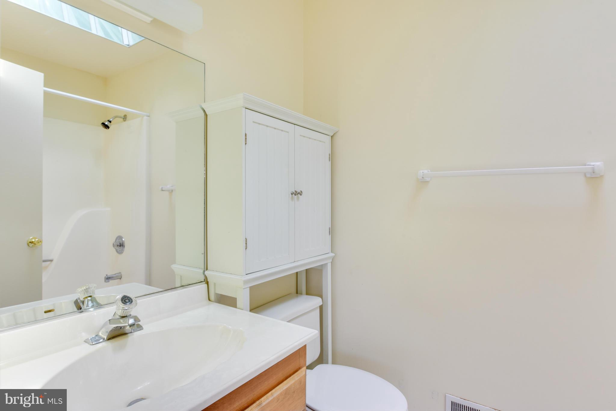 WINDMILLS OF ANNAPOLIS - Residential Lease