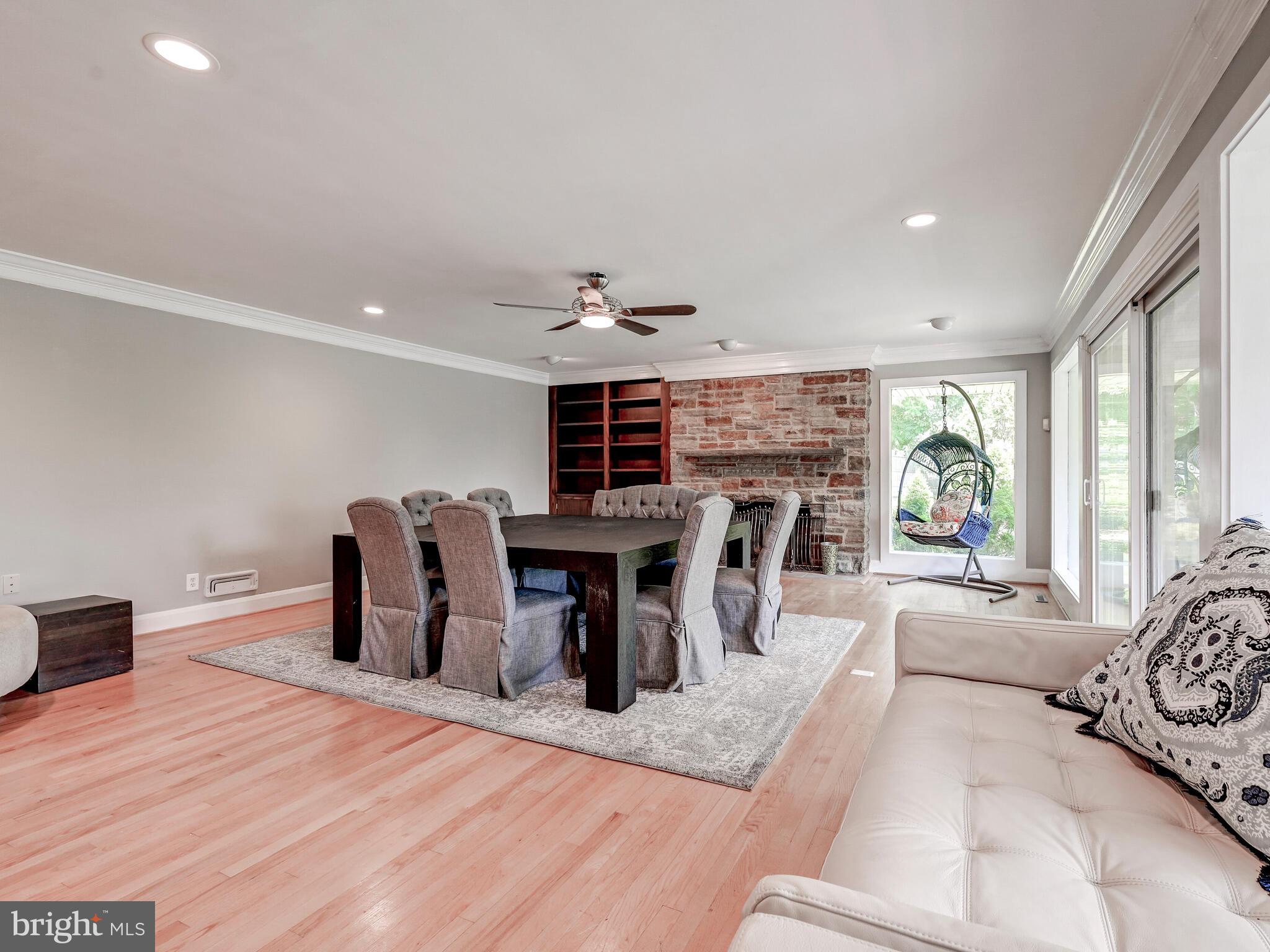 LONG QUARTER - Residential