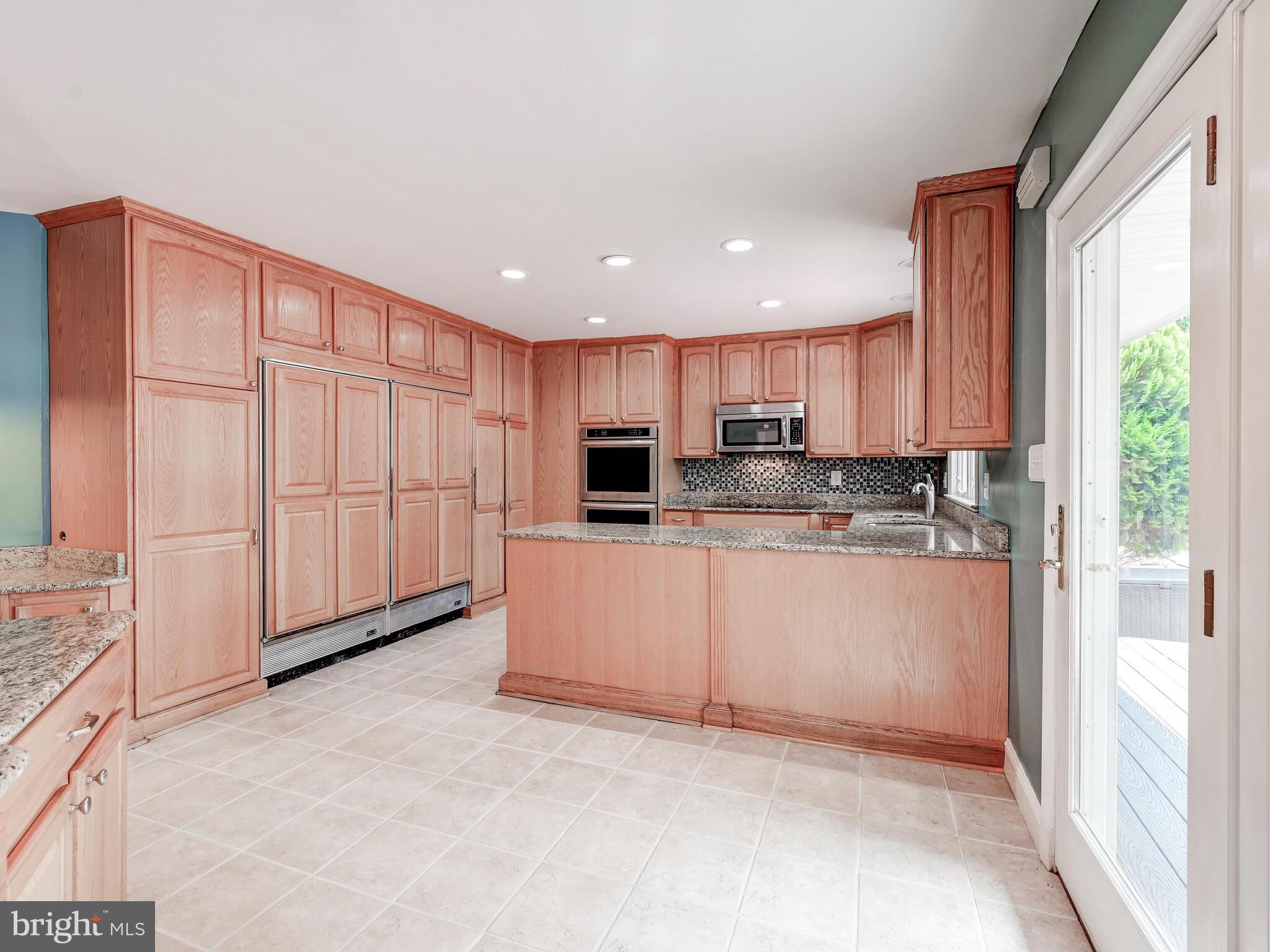 LONG QUARTER - Residential