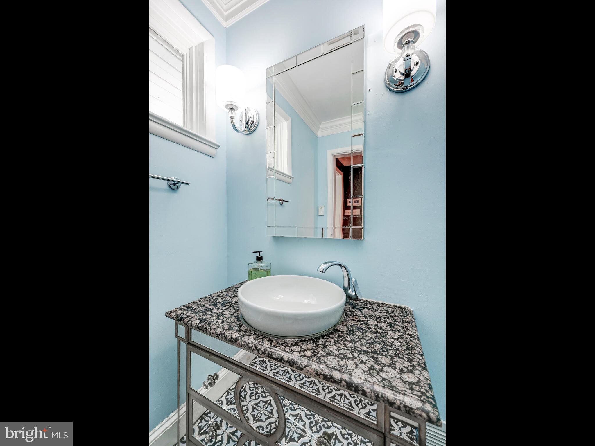 LONG QUARTER - Residential