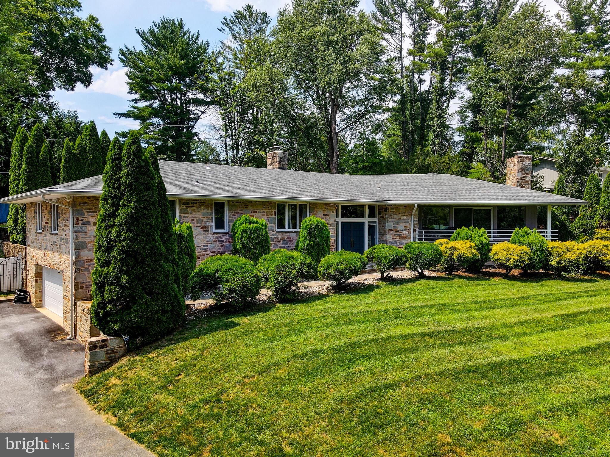 LONG QUARTER - Residential