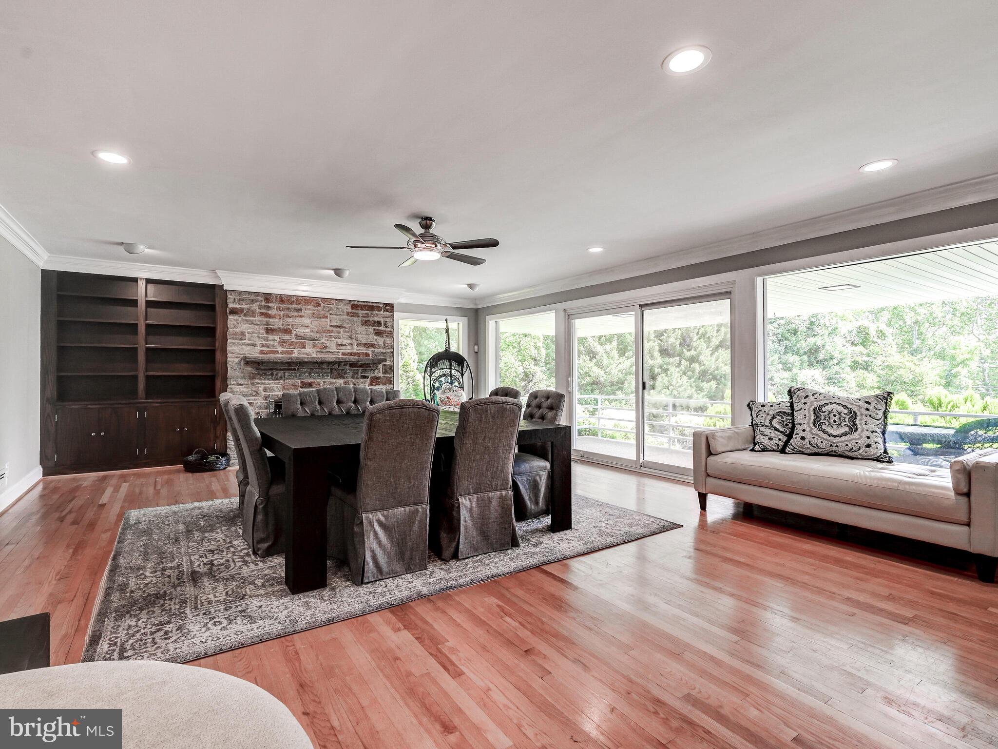 LONG QUARTER - Residential