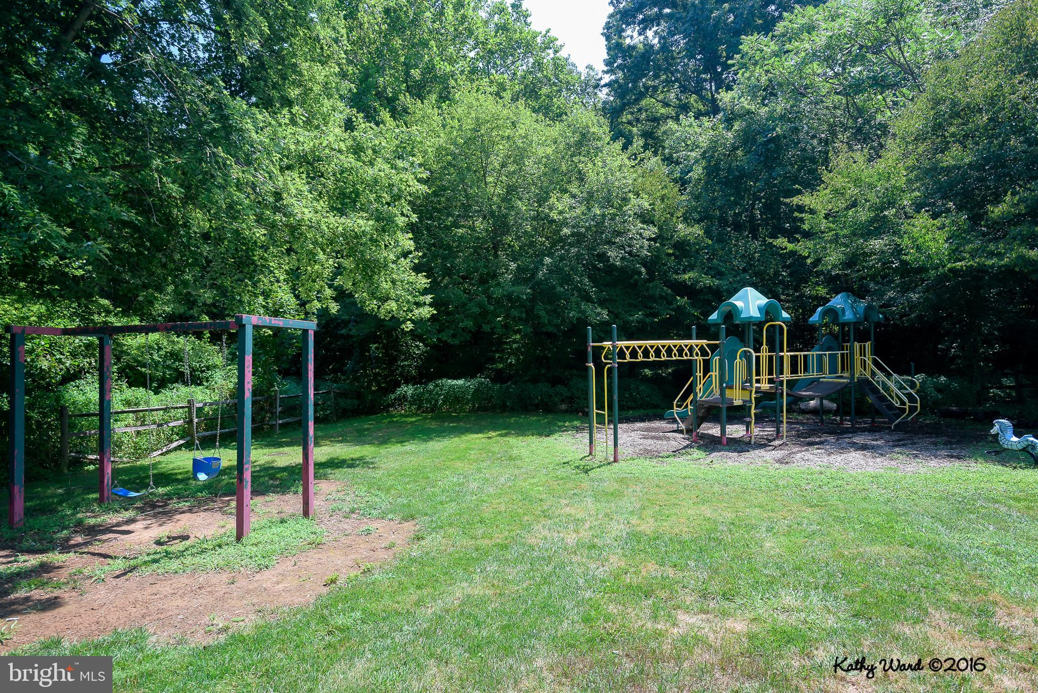 WHISPERING WOODS - Residential