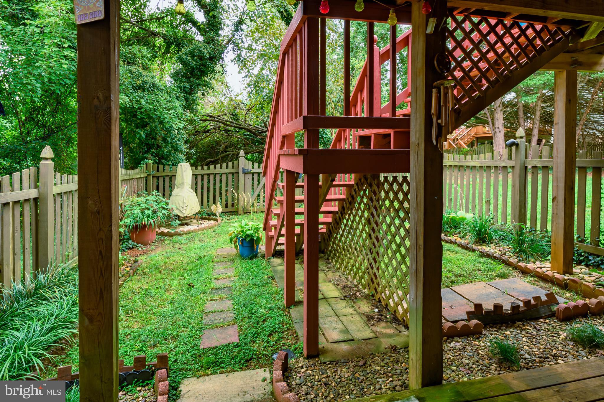 WHISPERING WOODS - Residential