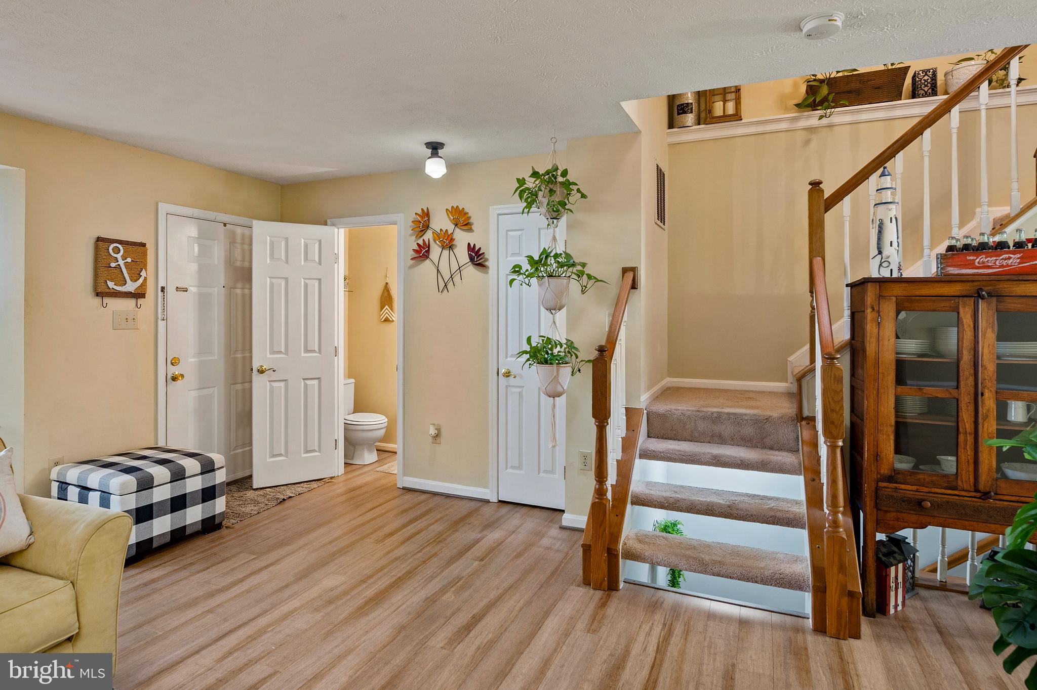 WHISPERING WOODS - Residential