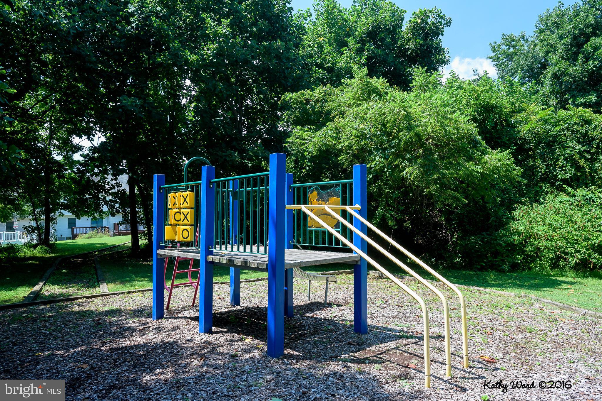 WHISPERING WOODS - Residential