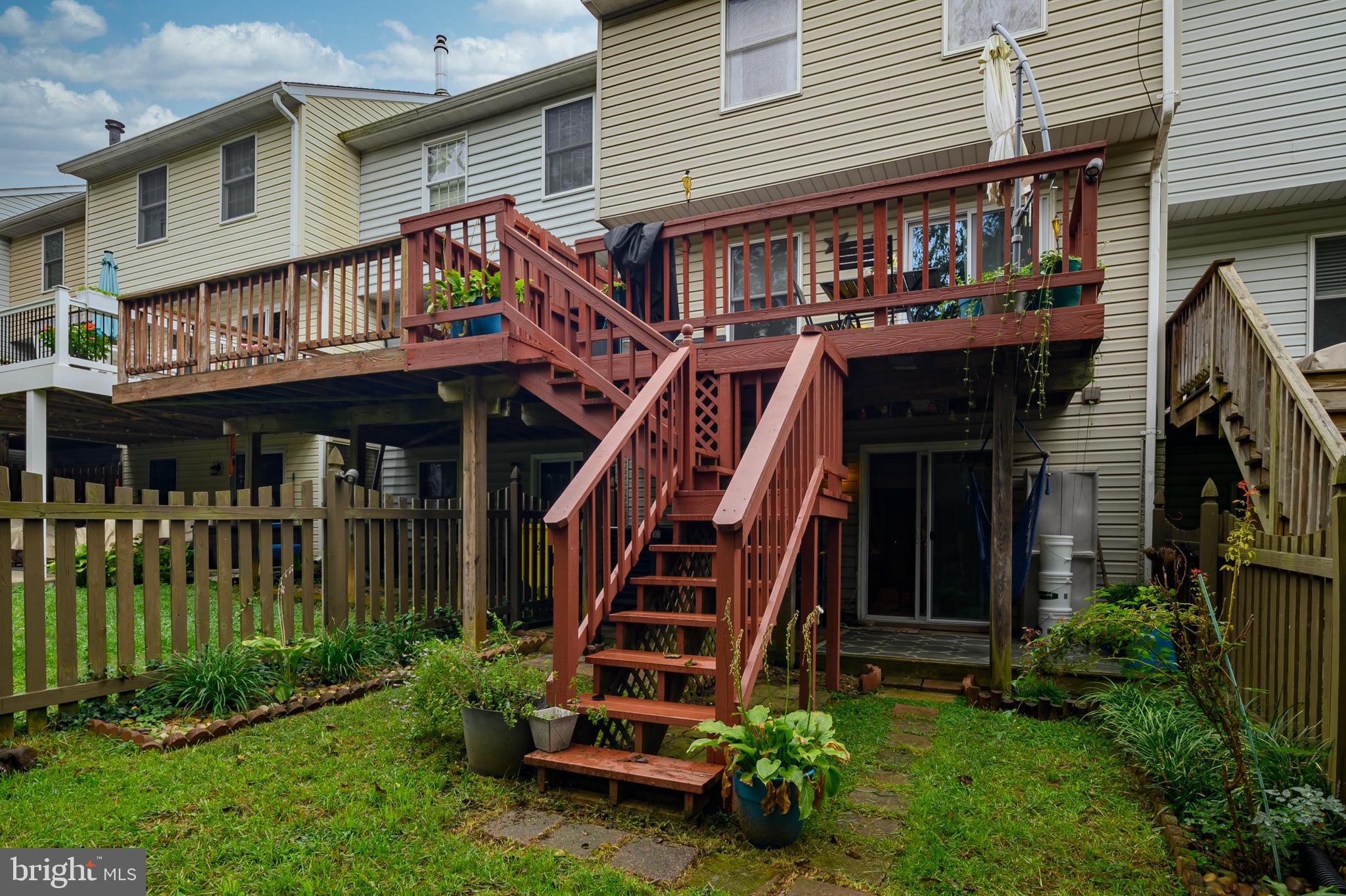 WHISPERING WOODS - Residential