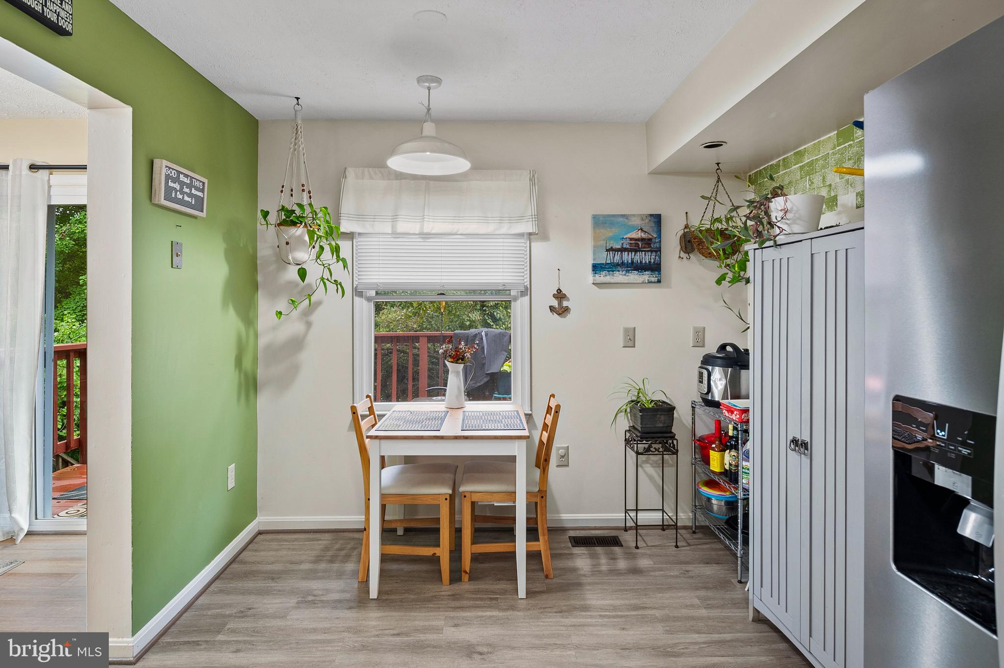 WHISPERING WOODS - Residential