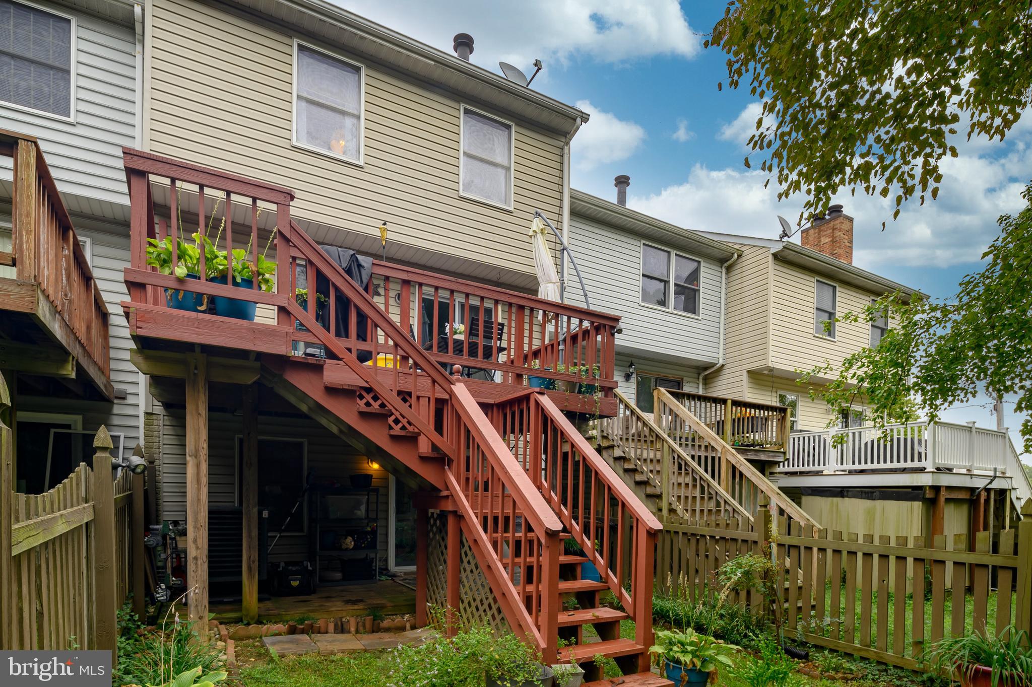 WHISPERING WOODS - Residential