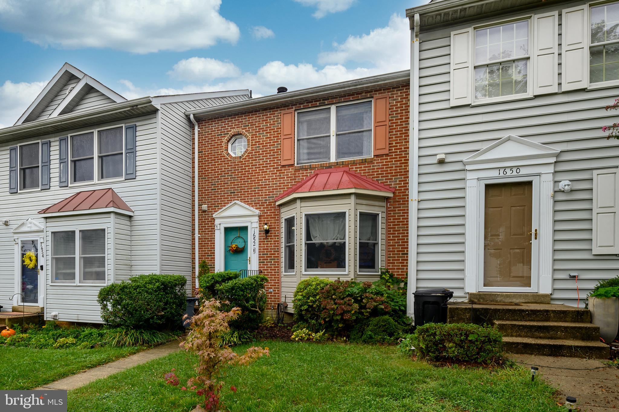 WHISPERING WOODS - Residential