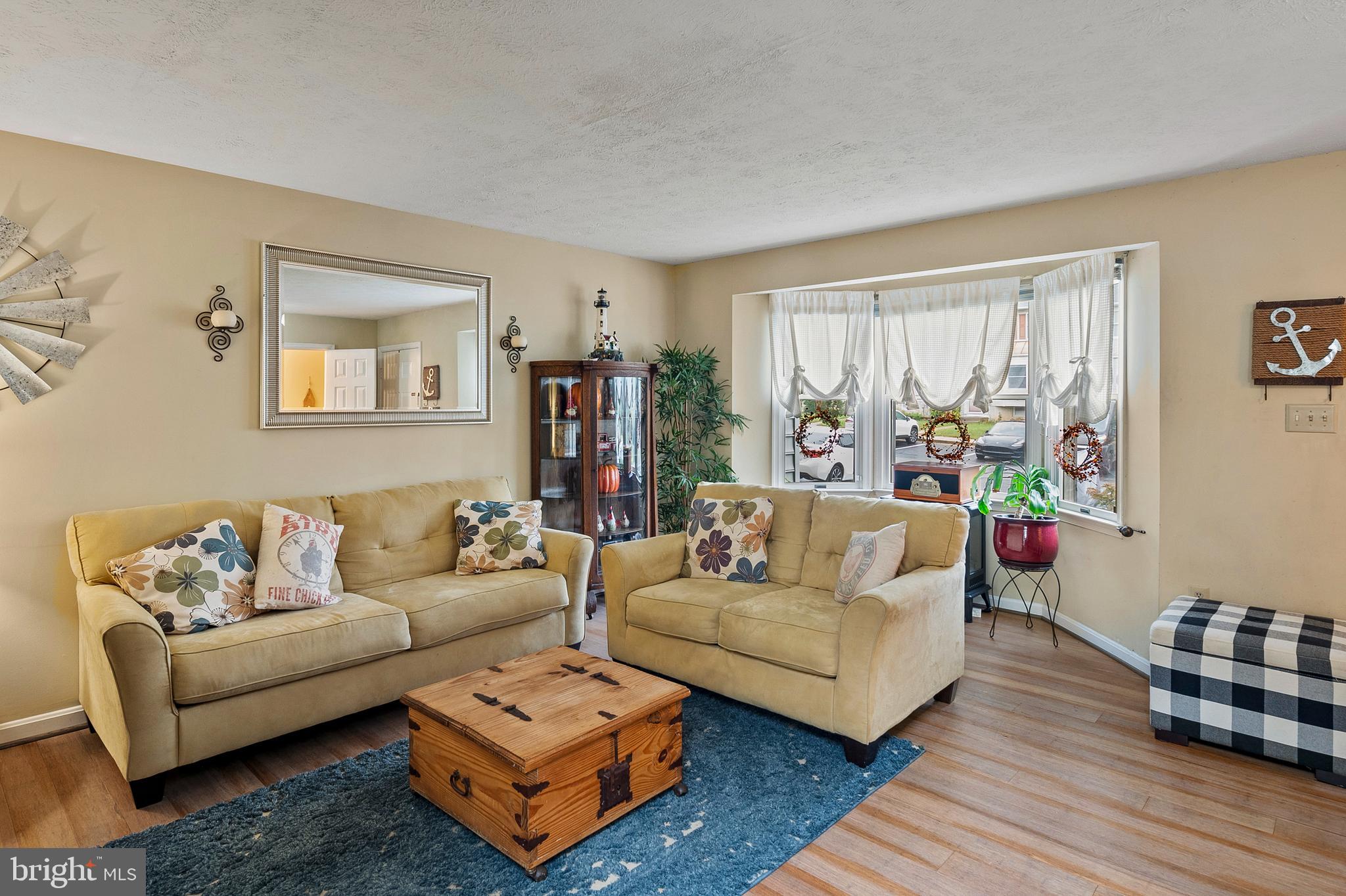 WHISPERING WOODS - Residential