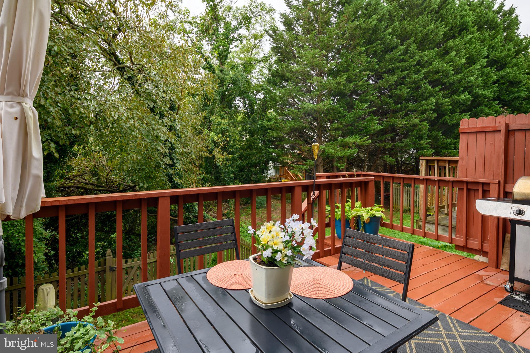 WHISPERING WOODS - Residential