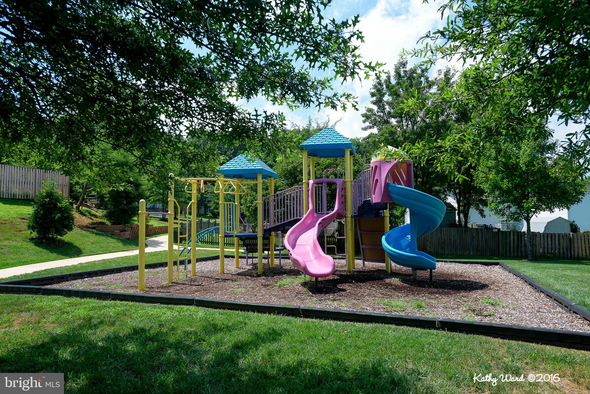 WHISPERING WOODS - Residential