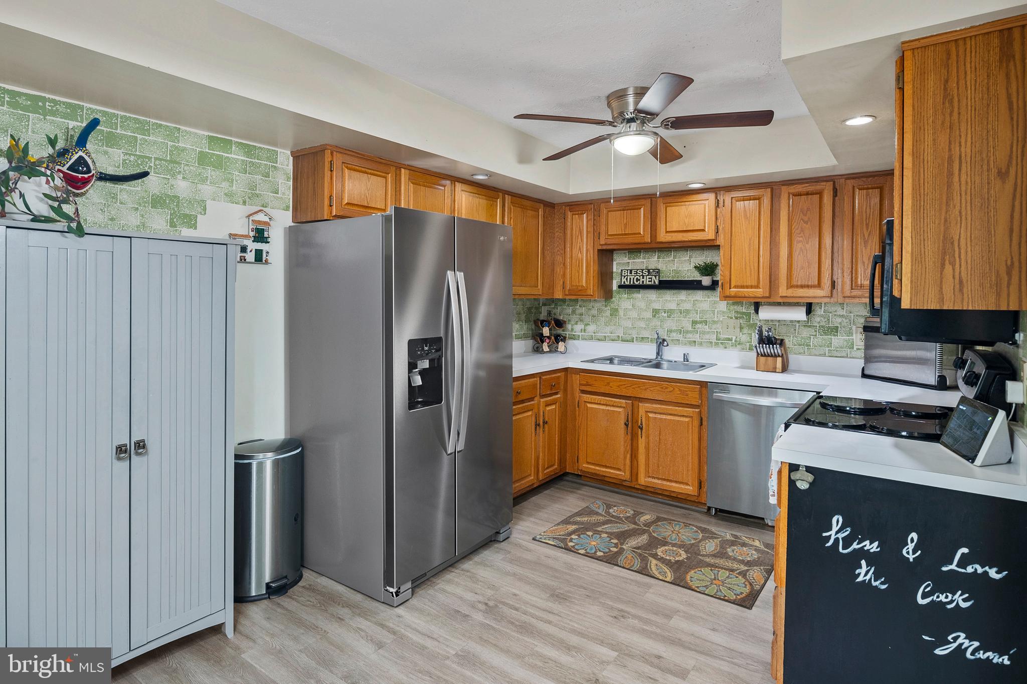 WHISPERING WOODS - Residential