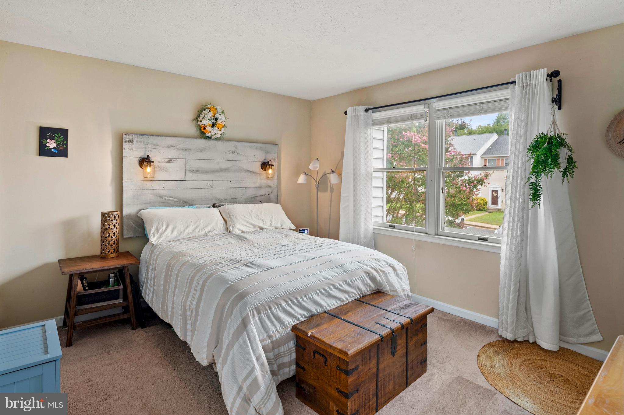 WHISPERING WOODS - Residential