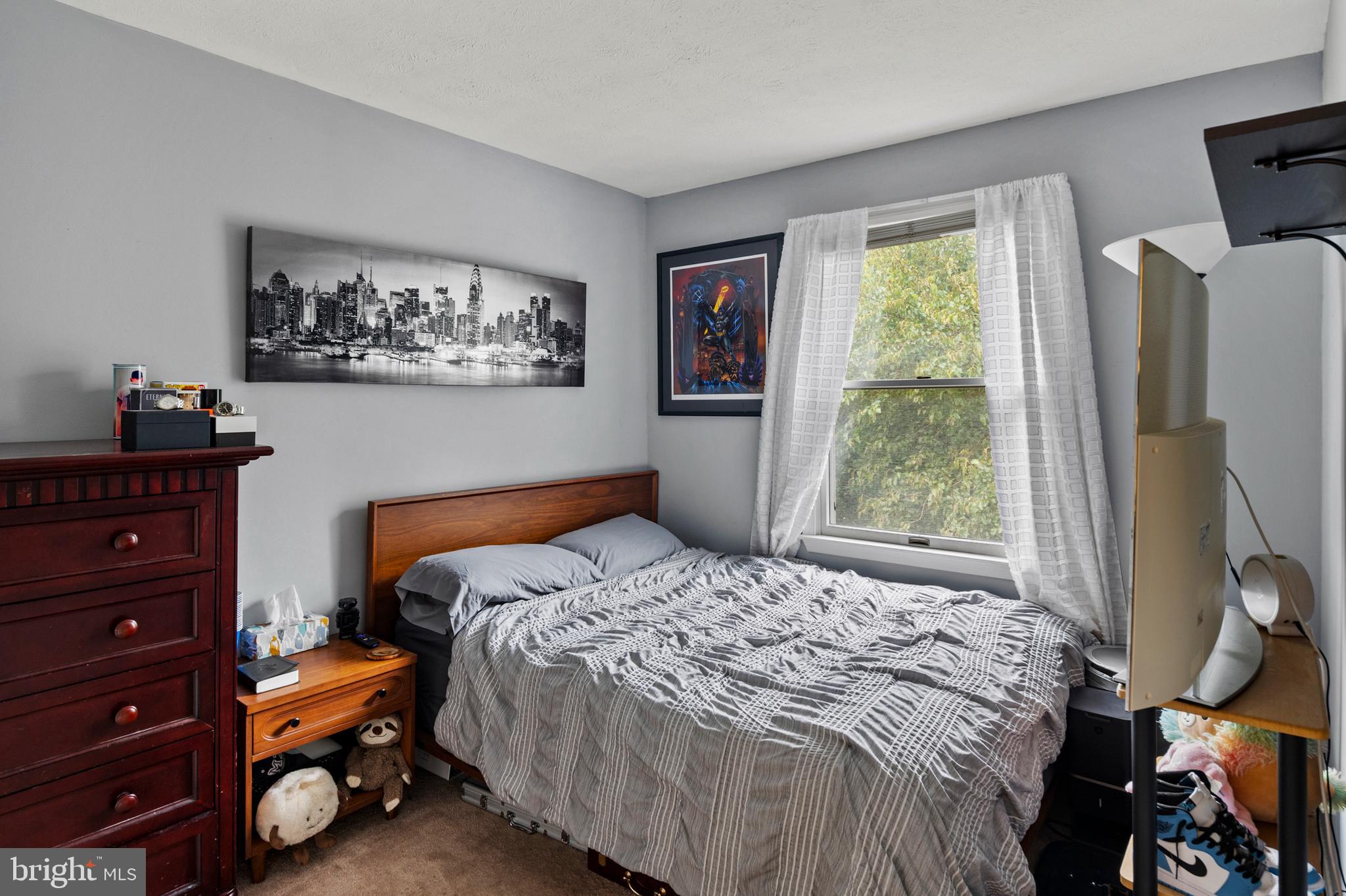 WHISPERING WOODS - Residential