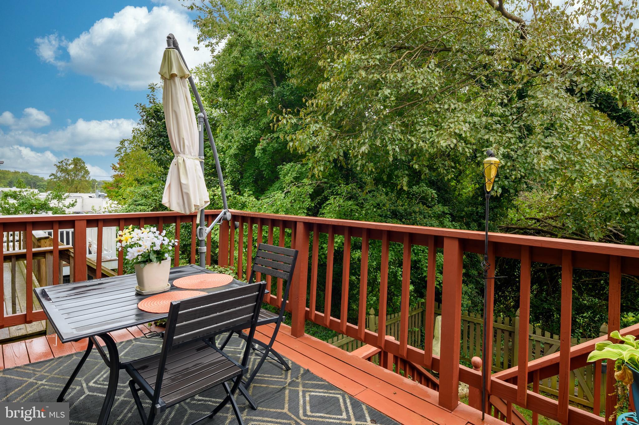 WHISPERING WOODS - Residential