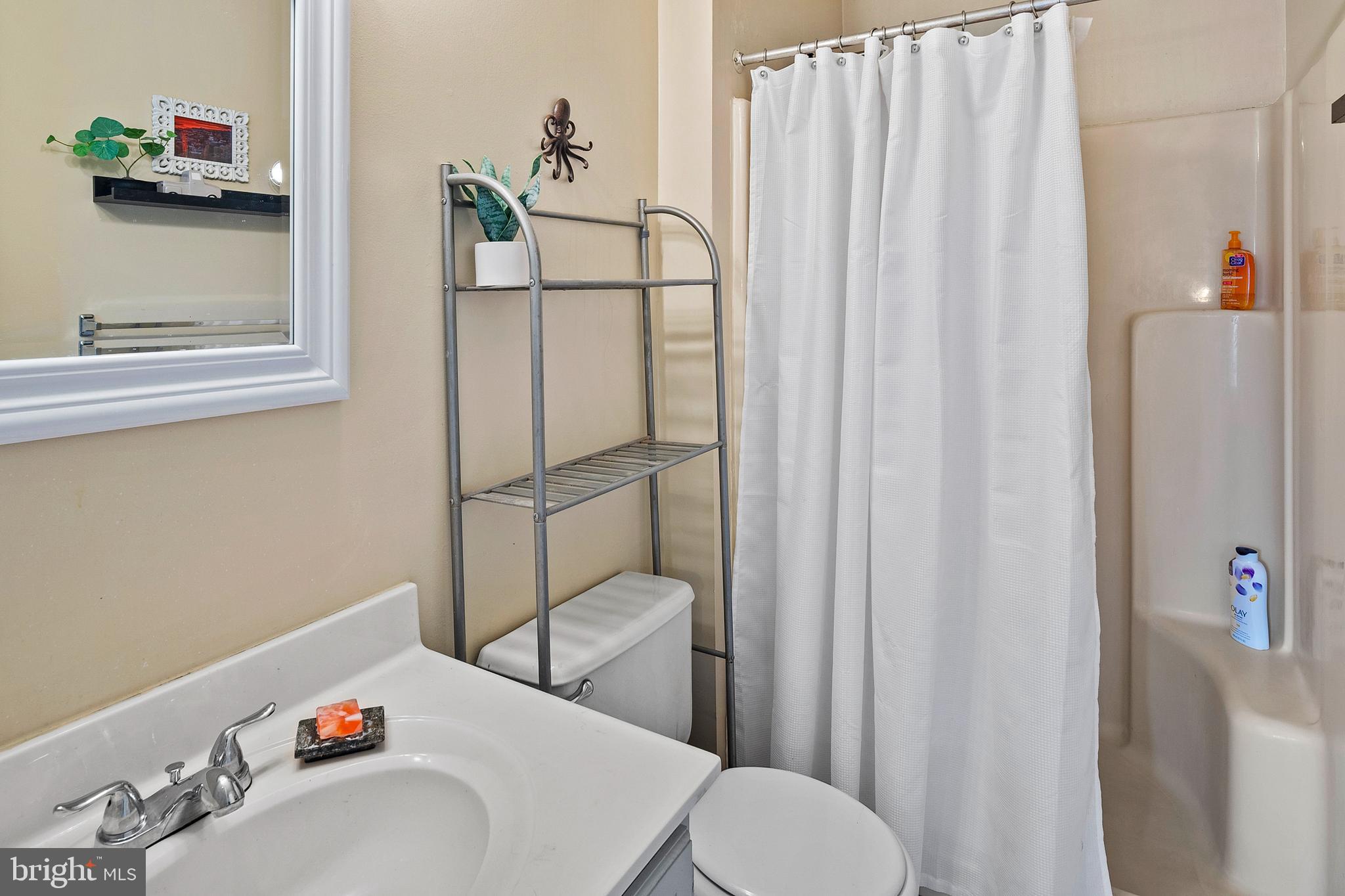 WHISPERING WOODS - Residential