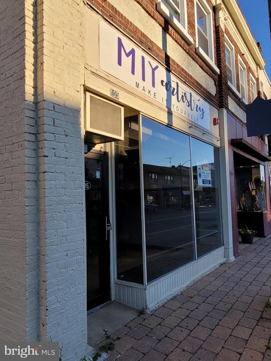 Great Rental with Amazing Exposure!  Commercial Space Zoned MU1- Mixed Use in Cheltenham Township . Clean manageable retail or office space with large store front window and signage at busy intersection of West Glenside Avenue and Easton Road. Close proximity to Chestnut Hill, Arcadia University, Center City, Route 309 and other travel routes. New laminate flooring installed . Private powder room, plenty of storage, and newer heater w. central A/C.  24 hour access, on street parking as well as many nearby eateries, retail stores and amenities. Tenant responsible for Township Regulations for your business, electric, heat(gas), phone, snow removal, cable and/or internet, and insurance. Call today to schedule your appointment.