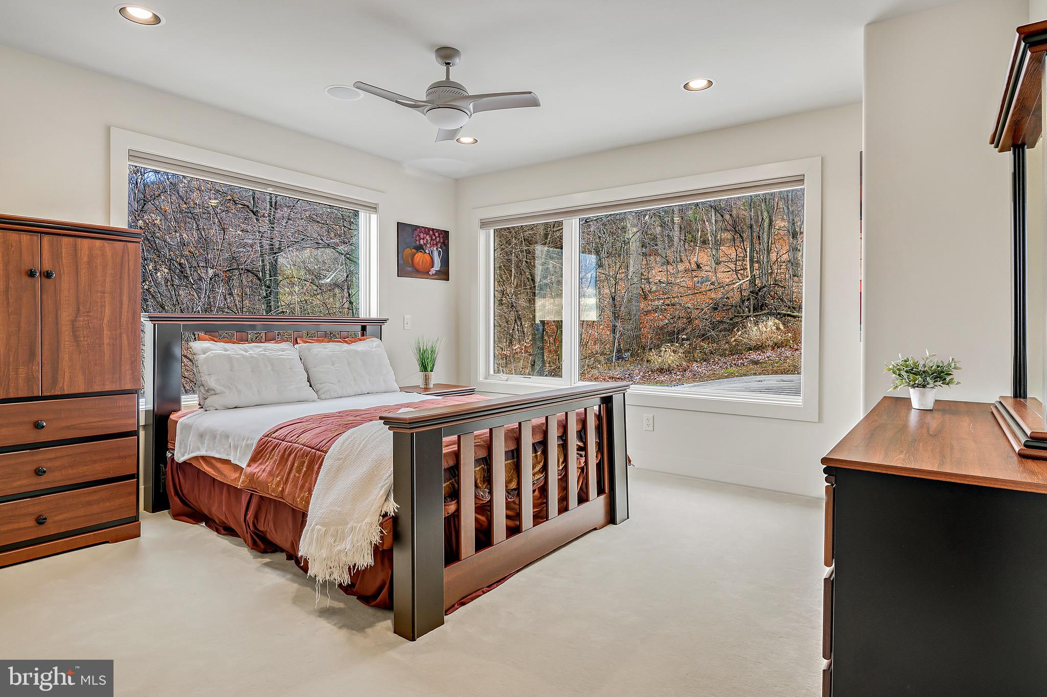 RIVER BEND - Residential