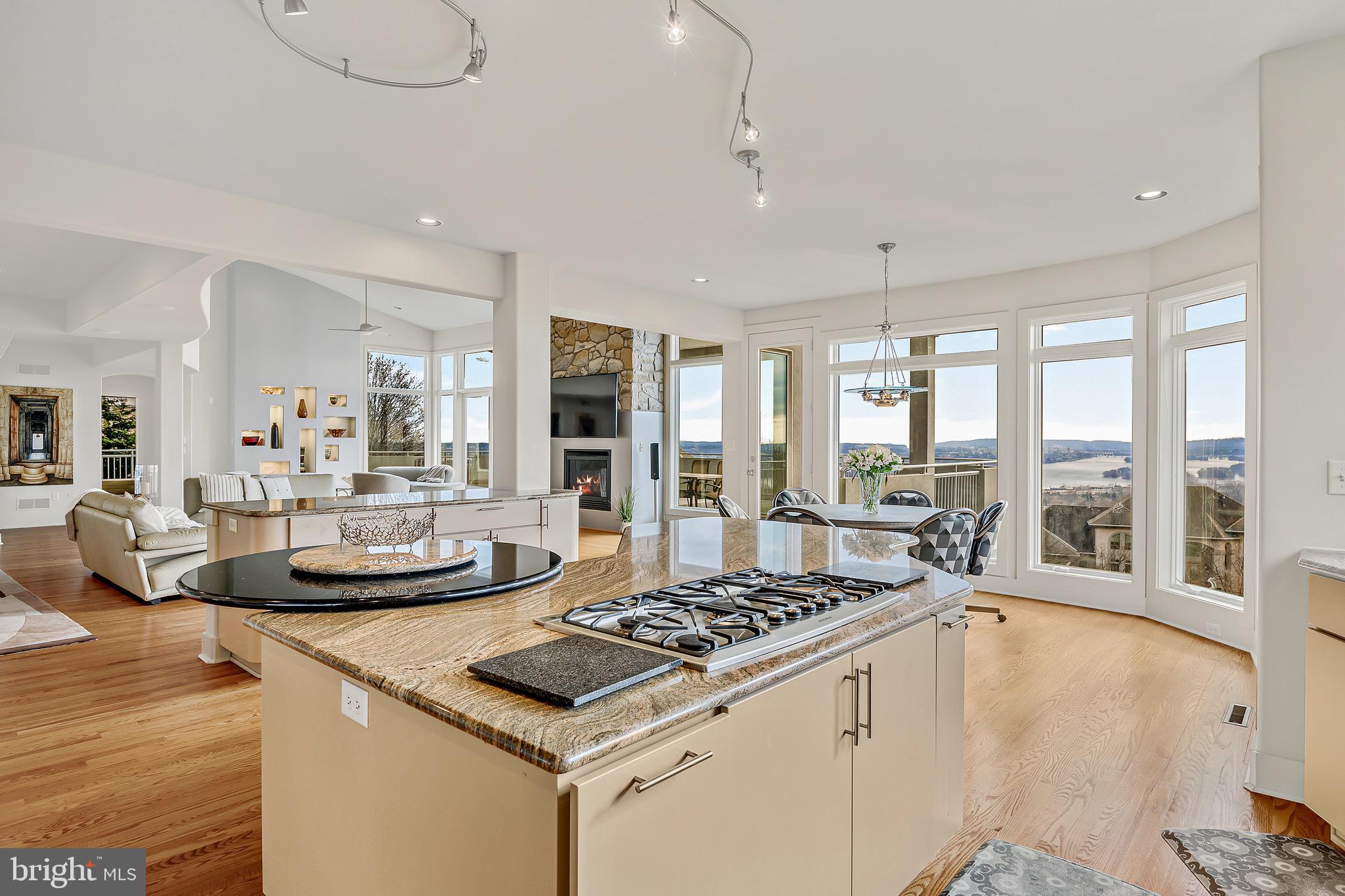 RIVER BEND - Residential