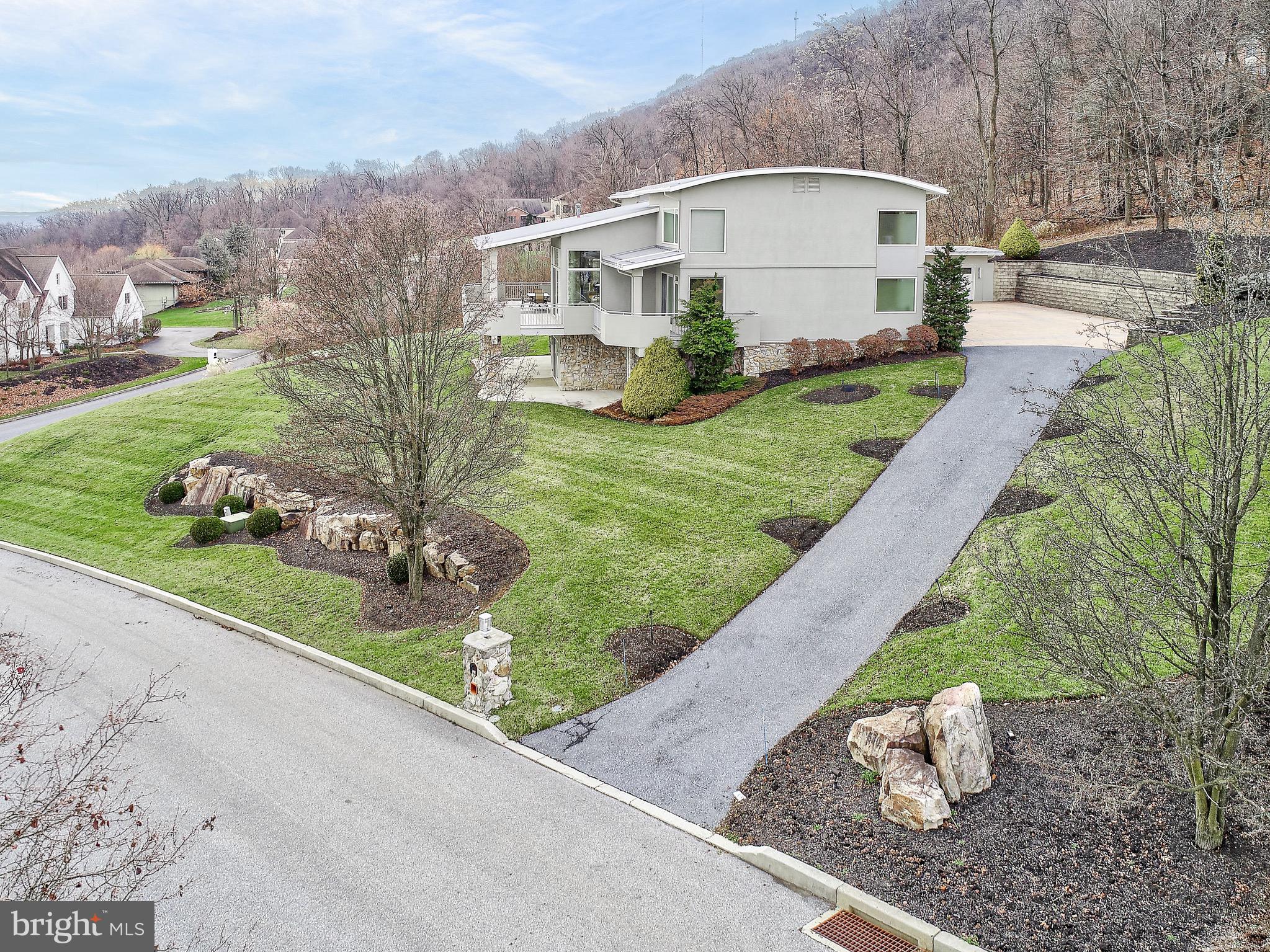 RIVER BEND - Residential