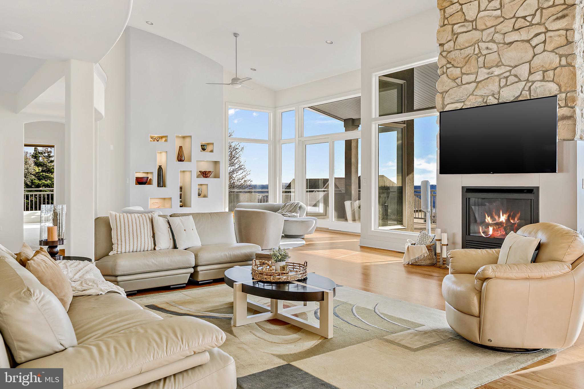 RIVER BEND - Residential