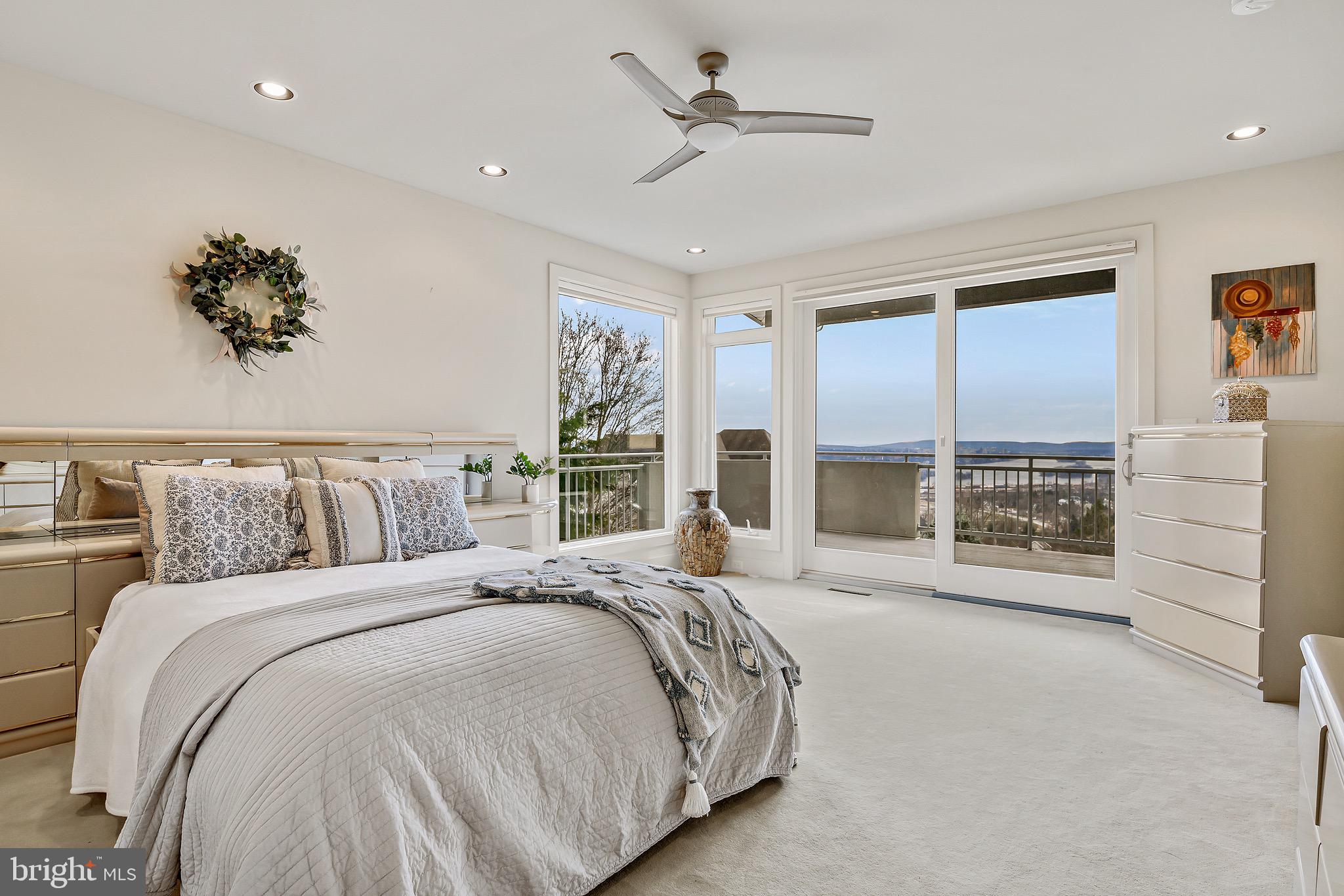 RIVER BEND - Residential