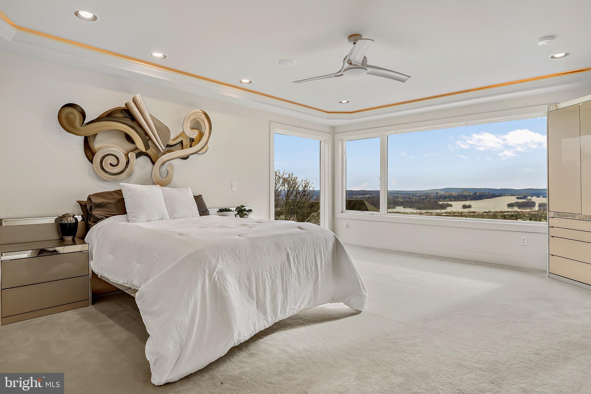 RIVER BEND - Residential
