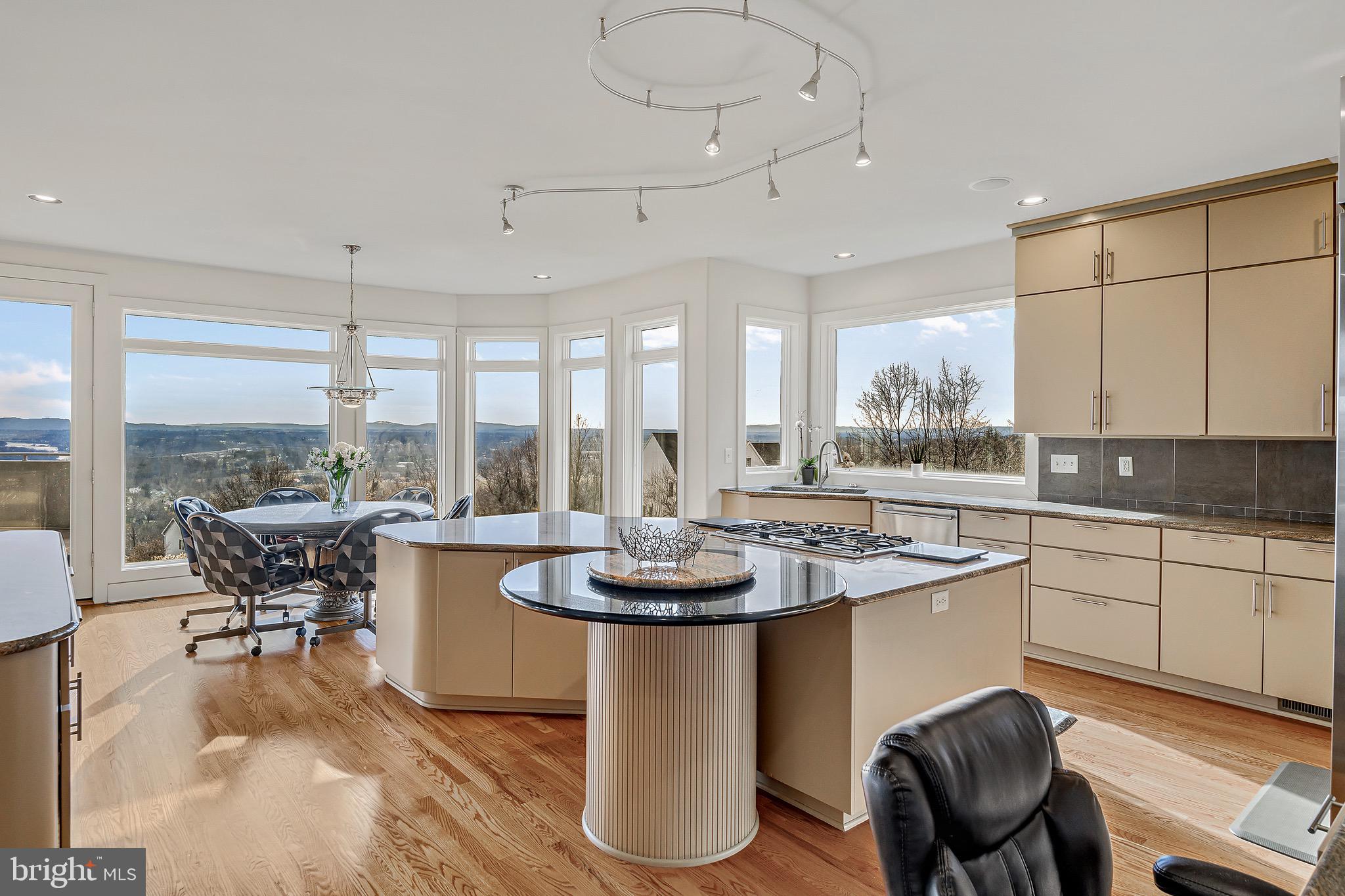 RIVER BEND - Residential