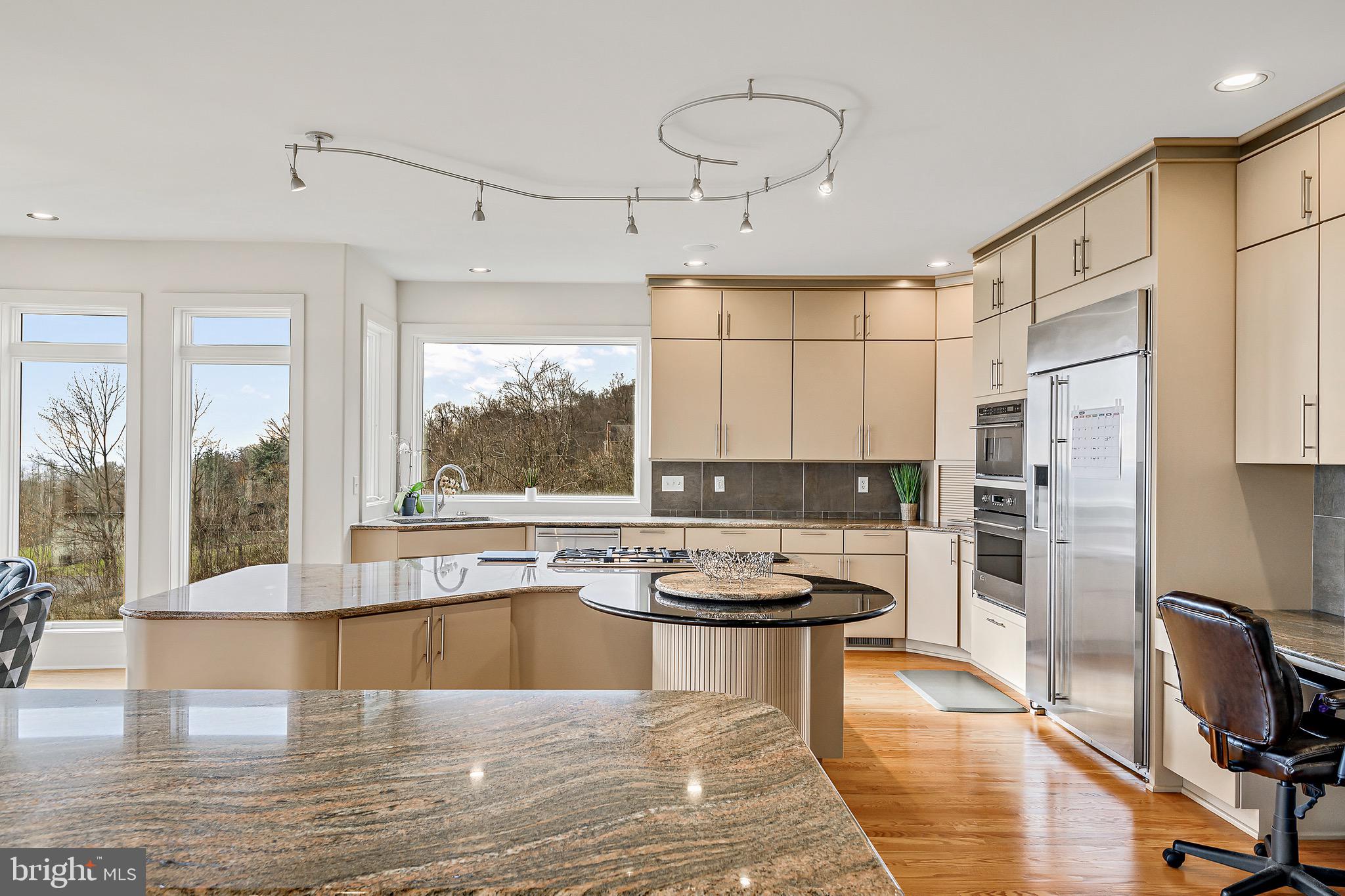 RIVER BEND - Residential
