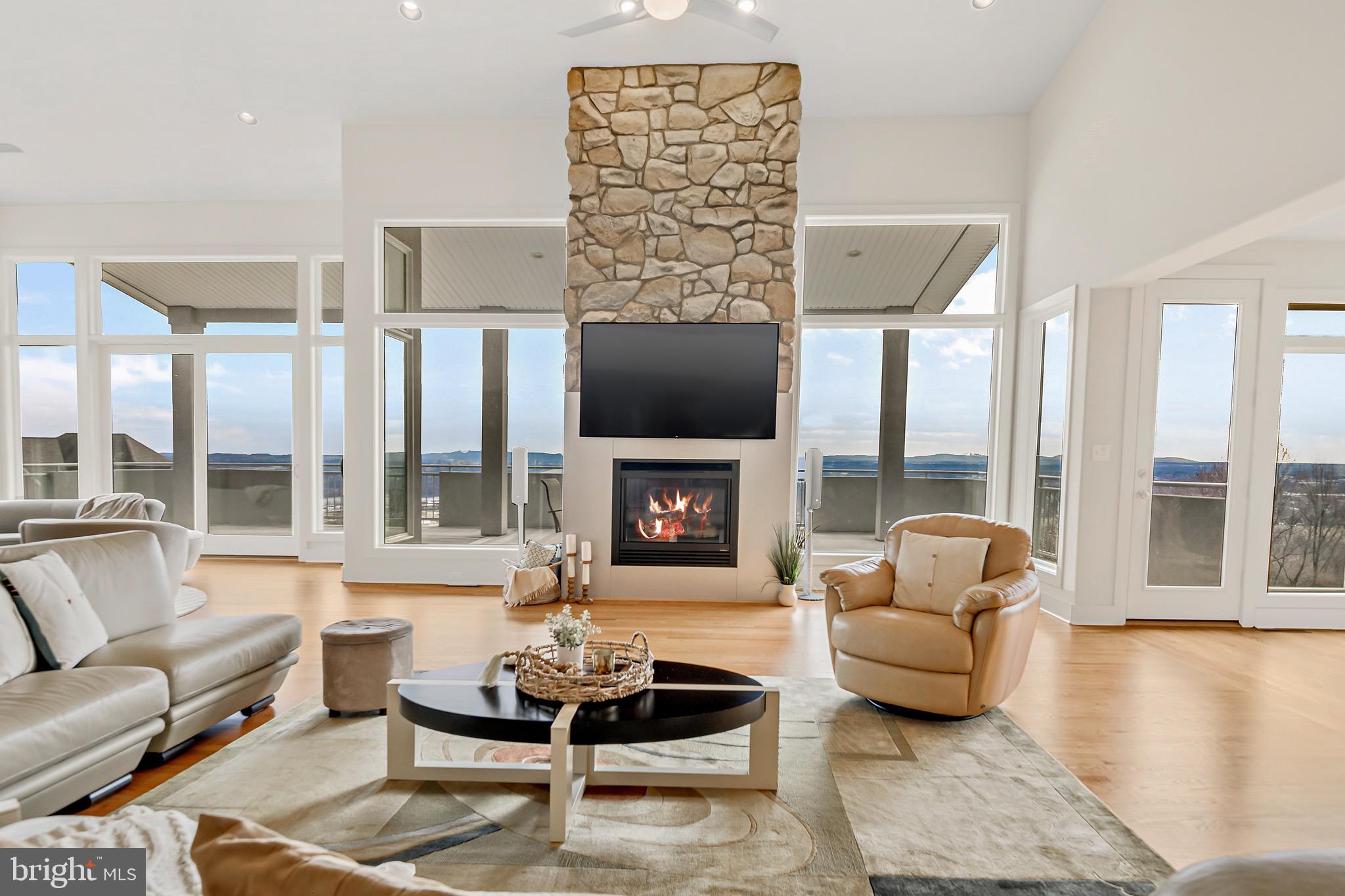 RIVER BEND - Residential