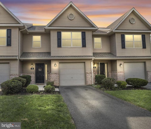 Townhouse For Sale - 4 Brook Side Drive<br/> CARLISLE, PA 17013