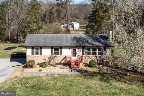 6521 Howellsville Road, Boyce, VA MLS: VACL2003500