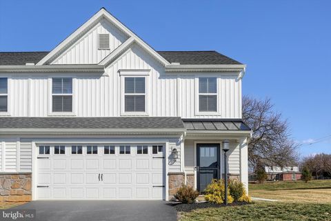 11 SHILLINGTON LANE CARLISLE PA 17013