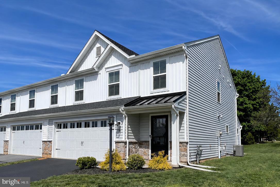 DICKINSON PLACE - Residential