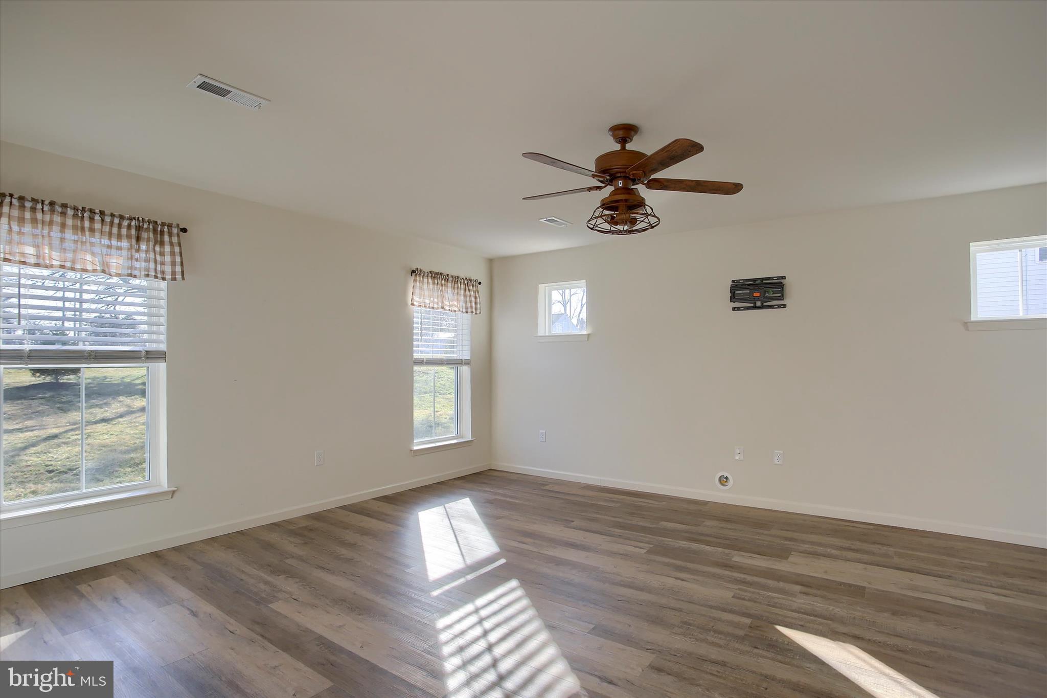 DICKINSON PLACE - Residential